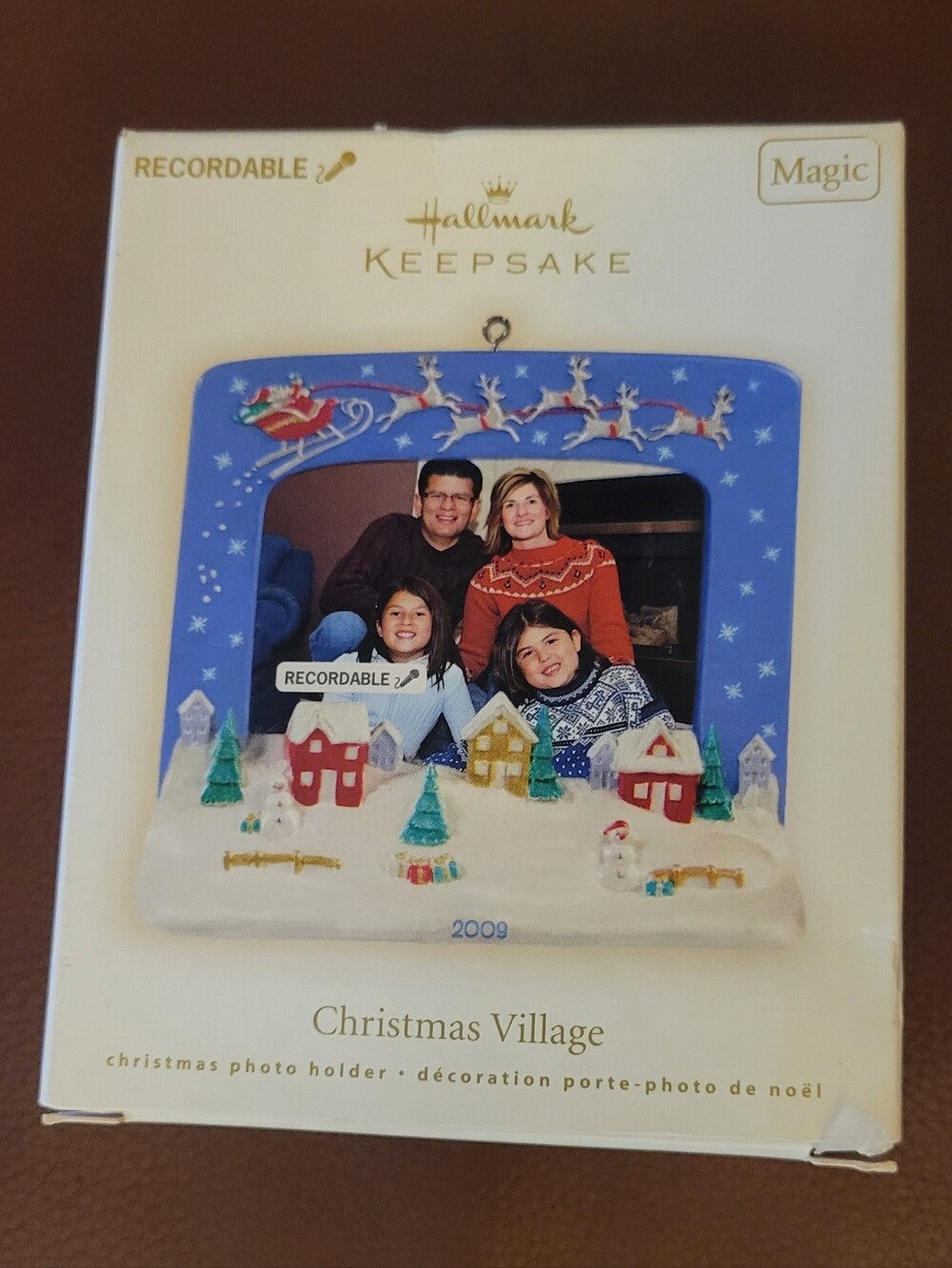 New 2009 Hallmark Christmas Village Magic Recordable Photo Holder Ornament